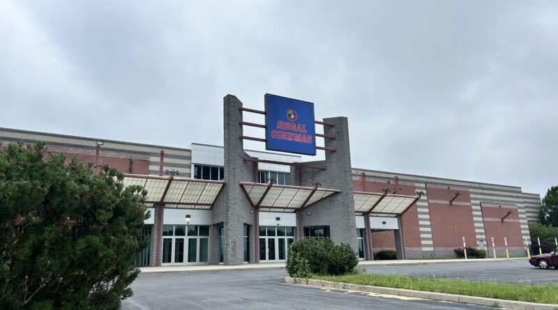 A Regal Cinemas complex, seen from the parking lot